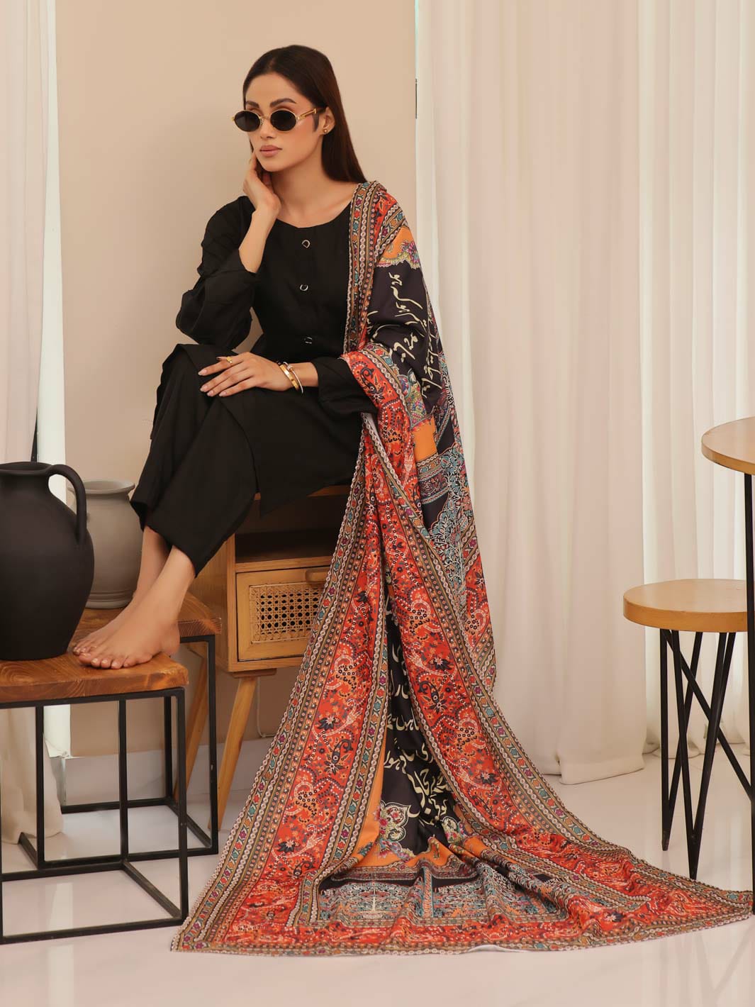 Saadgi odhni (Black