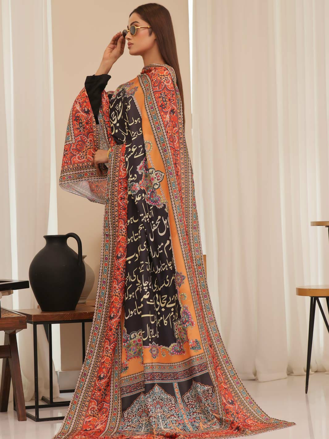 Saadgi odhni (Black