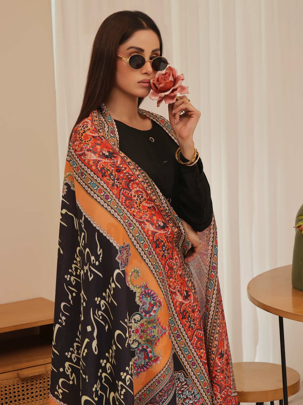 Saadgi odhni (Black