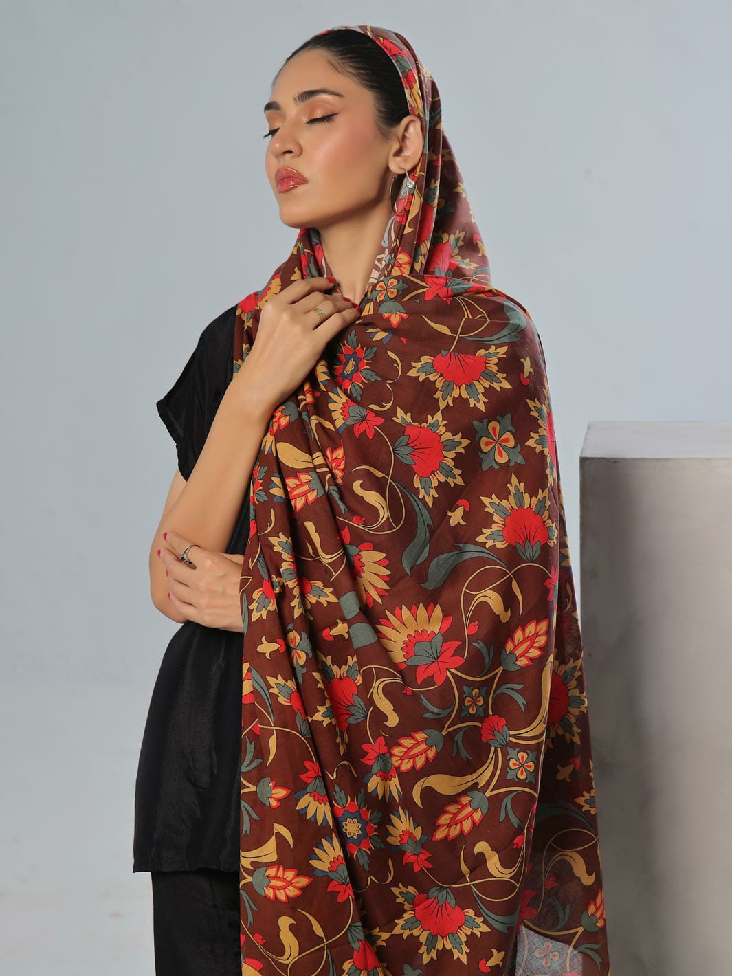 Kiari lawn odhni