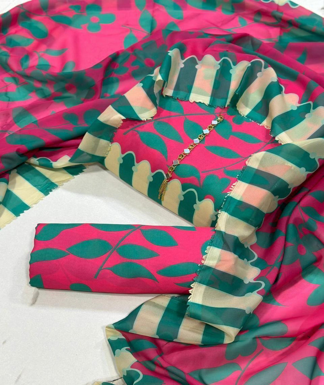 Swiss Lawn 3PC (Shocking pink)