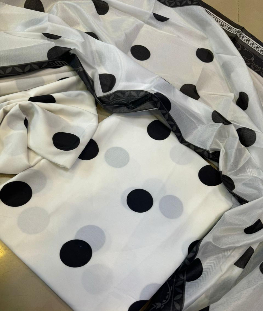 Swiss Lawn 3PC (Black Polka)