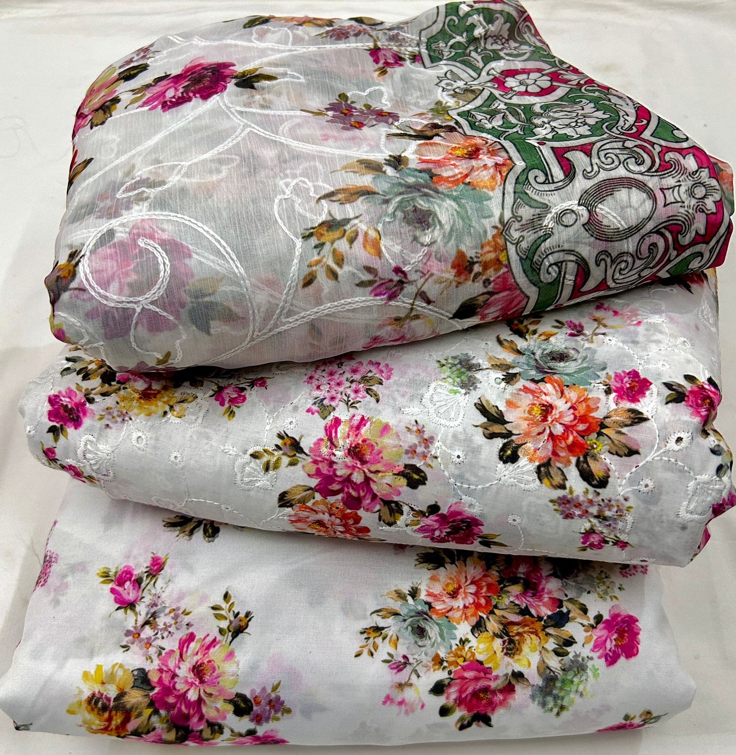 Swiss Lawn Chicken kari 3PC (white Floral)