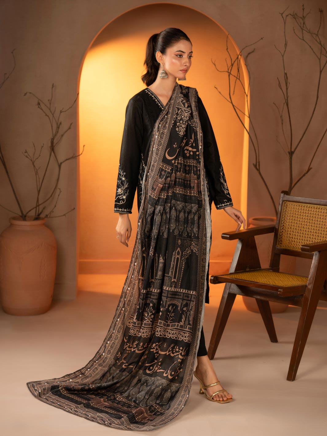 Taj Mahal odhni (Black)