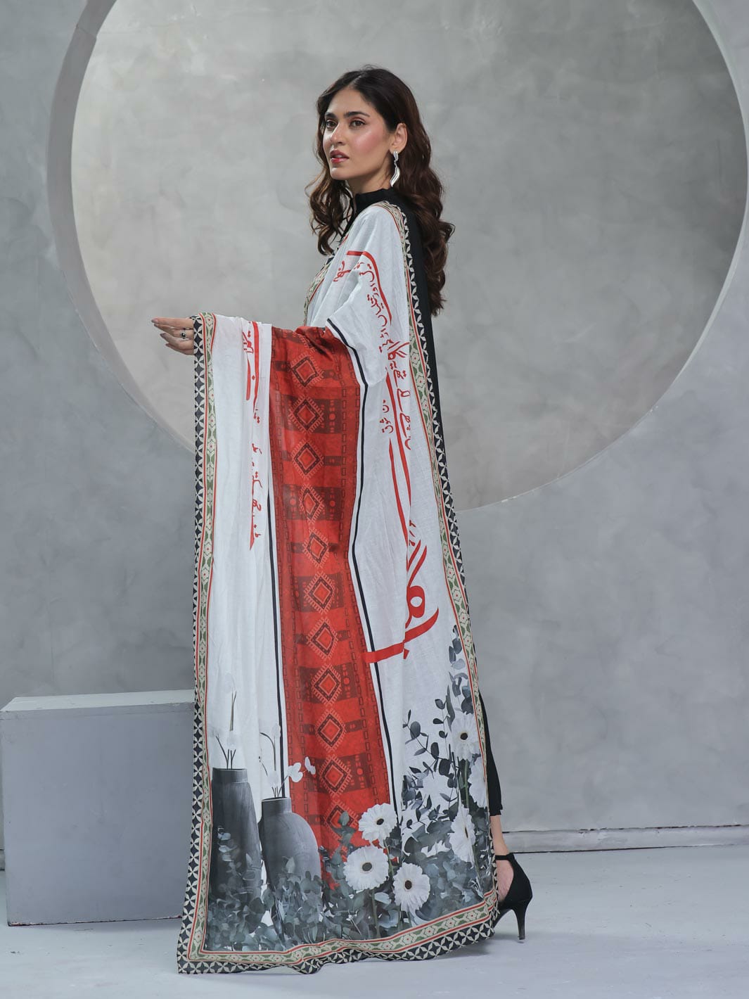 Muskaan lawn odhni