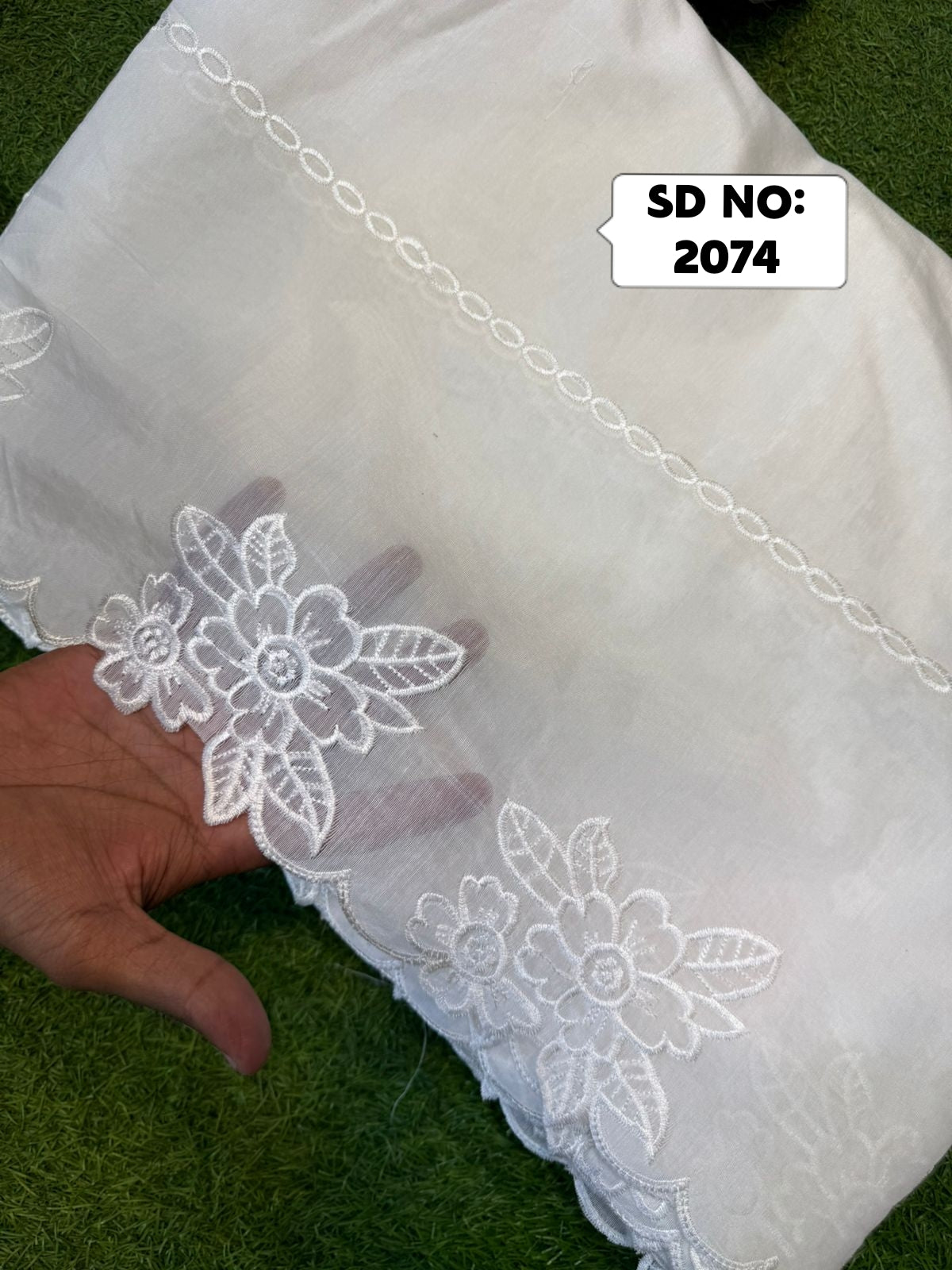 Voile lawn White On White